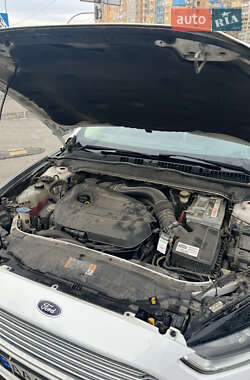 Седан Ford Fusion 2013 в 