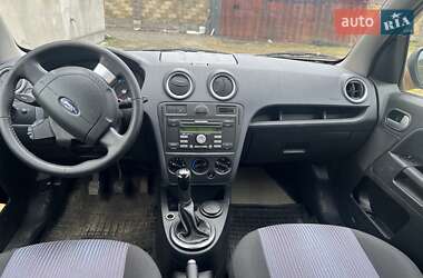 Хетчбек Ford Fusion 2010 в 
