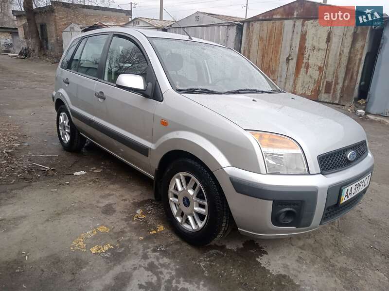 Хэтчбек Ford Fusion 2007 в Киеве
