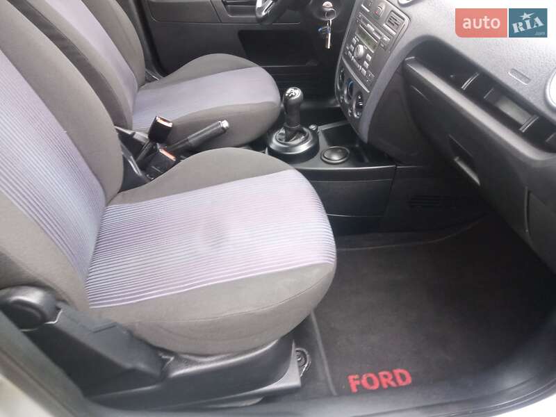 Хэтчбек Ford Fusion 2007 в Киеве