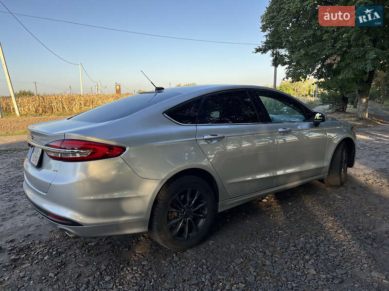 Седан Ford Fusion 2016 в Черкасах