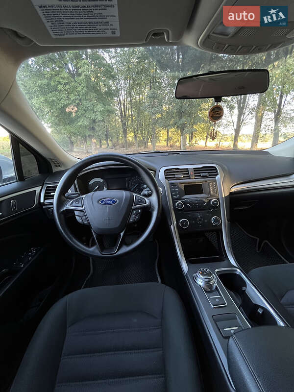 Седан Ford Fusion 2016 в Черкасах