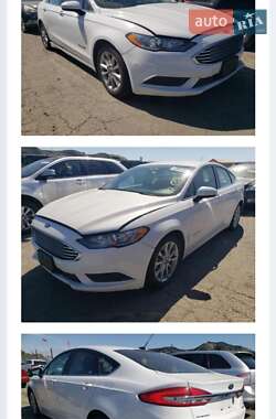 Седан Ford Fusion 2016 в 