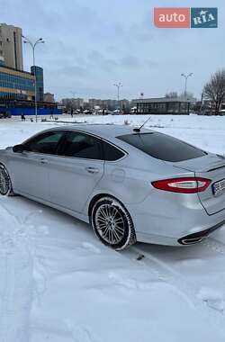 Седан Ford Fusion 2013 в 