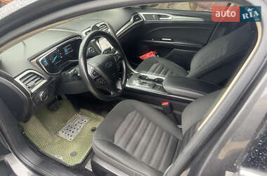 Седан Ford Fusion 2016 в 