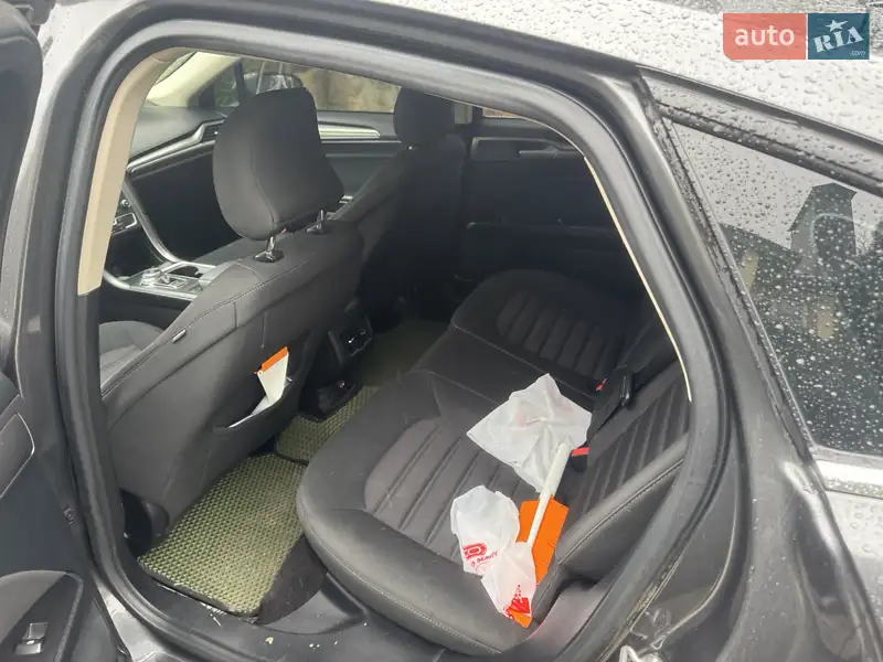 Седан Ford Fusion 2016 в 