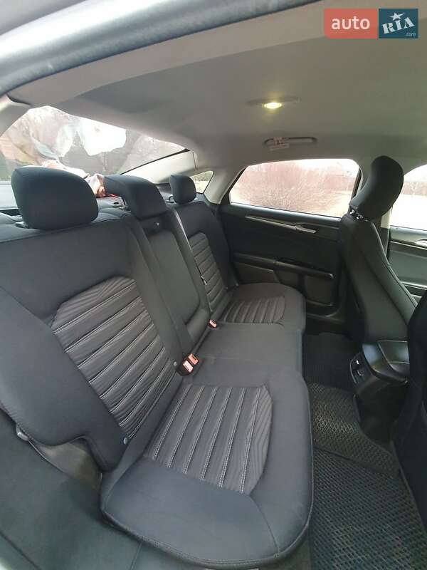 Седан Ford Fusion 2015 в Нововолынске