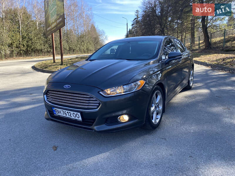 Седан Ford Fusion 2015 в 