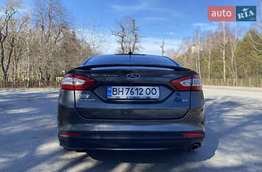Седан Ford Fusion 2015 в 