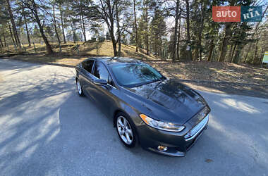 Седан Ford Fusion 2015 в 