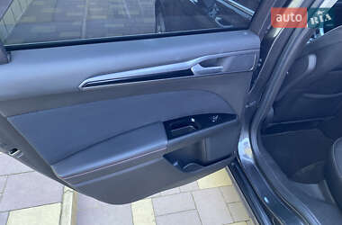 Седан Ford Fusion 2015 в 