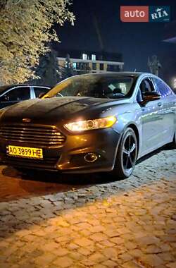 Седан Ford Fusion 2015 в Ужгороде