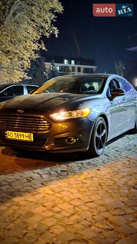 Седан Ford Fusion 2015 в Ужгороде