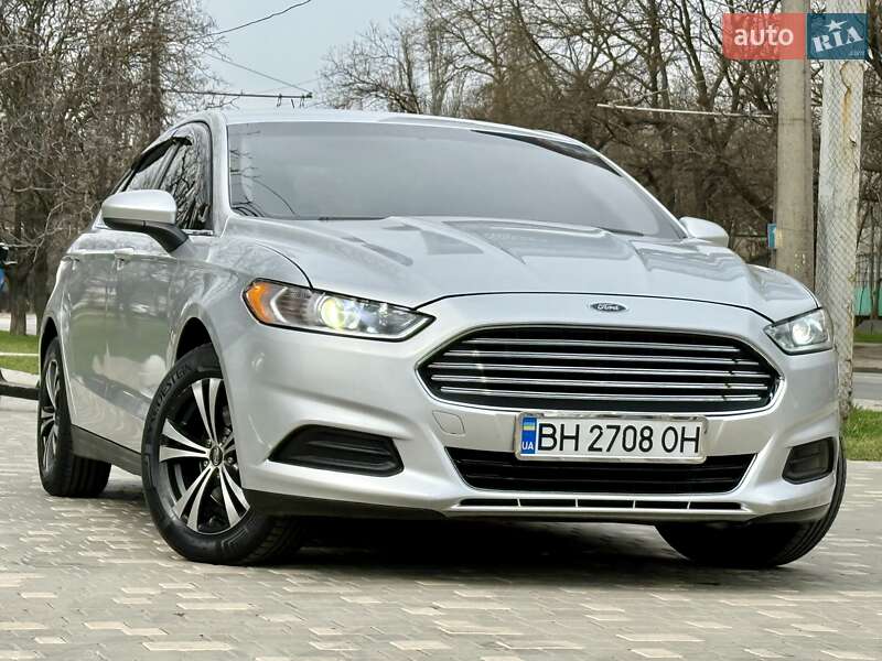 Седан Ford Fusion 2013 в Одесі