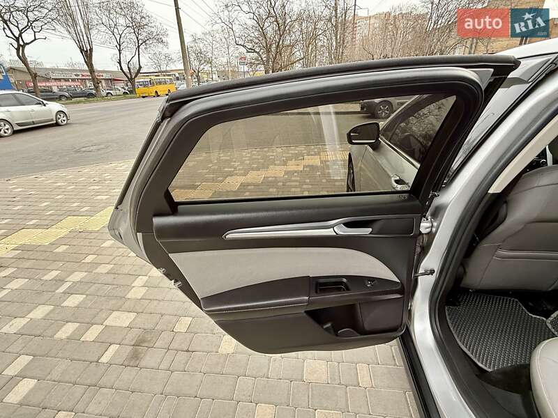 Седан Ford Fusion 2013 в Одесі