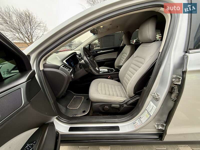 Седан Ford Fusion 2013 в Одесі