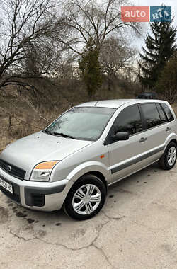 Хэтчбек Ford Fusion 2005 в 