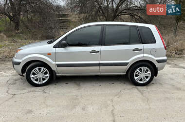 Хэтчбек Ford Fusion 2005 в 