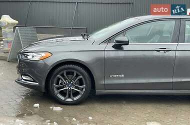 Седан Ford Fusion 2018 в 