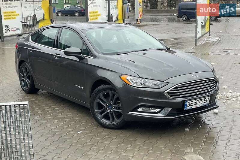 Седан Ford Fusion 2018 в 