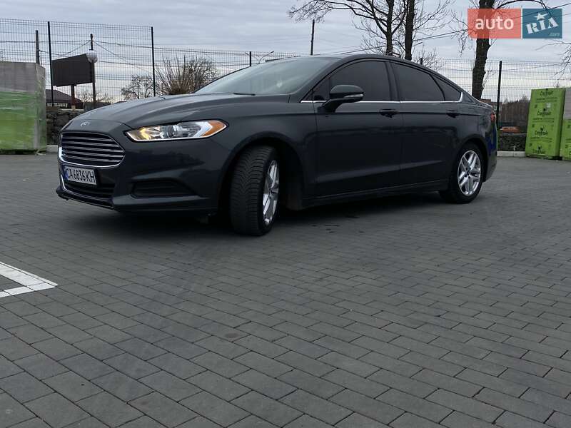 Седан Ford Fusion 2014 в Умани