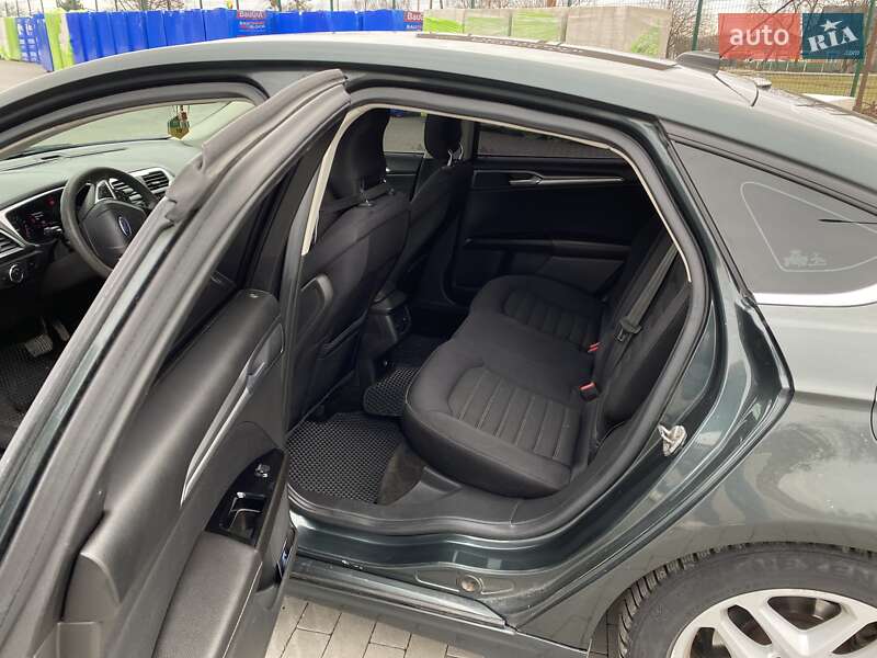 Седан Ford Fusion 2014 в Умани