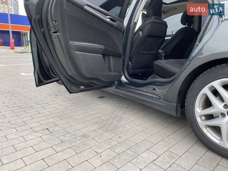 Седан Ford Fusion 2014 в Умани