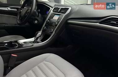 Седан Ford Fusion 2014 в 