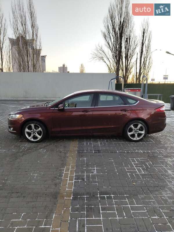 Седан Ford Fusion 2015 в Киеве