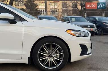 Седан Ford Fusion 2019 в 