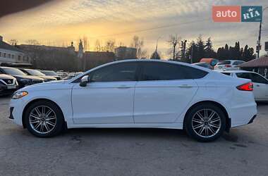Седан Ford Fusion 2019 в 