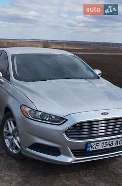 Седан Ford Fusion 2016 в 