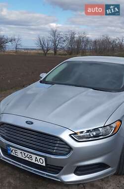 Седан Ford Fusion 2016 в 