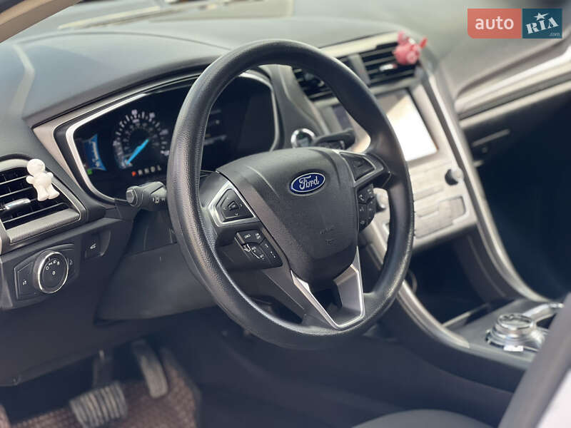 Седан Ford Fusion 2019 в Запоріжжі