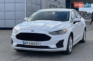 Седан Ford Fusion 2019 в 