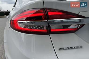 Седан Ford Fusion 2017 в 