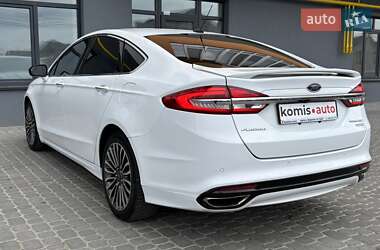 Седан Ford Fusion 2017 в 