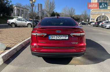 Седан Ford Fusion 2019 в 