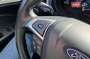 Седан Ford Fusion 2018 в 