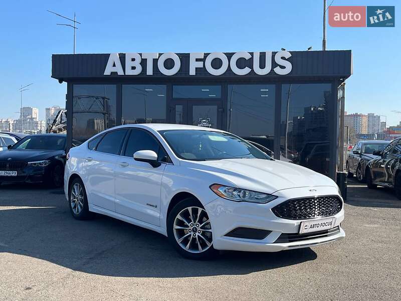 Седан Ford Fusion 2017 в 