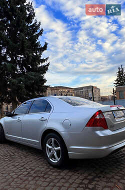 Седан Ford Fusion 2012 в 
