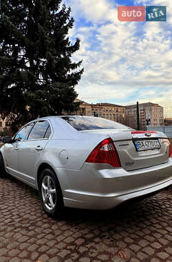 Седан Ford Fusion 2012 в 
