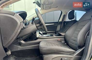 Седан Ford Fusion 2013 в 