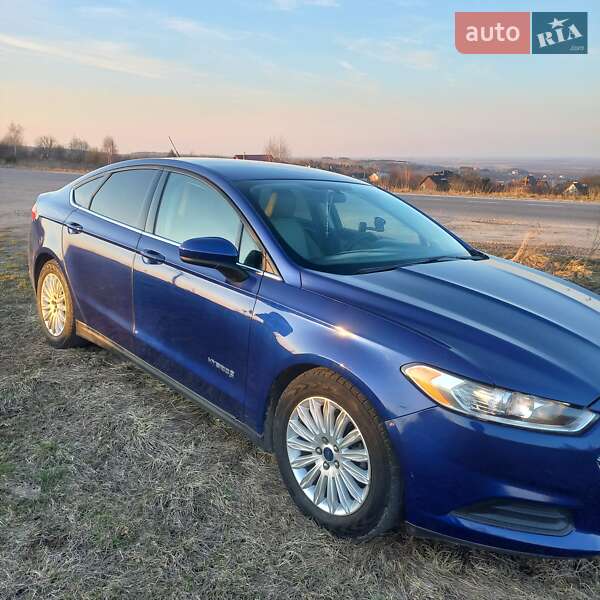 Седан Ford Fusion 2016 в Львові