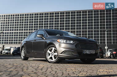 Седан Ford Fusion 2013 в  Седан Ford Fusion 2013 в