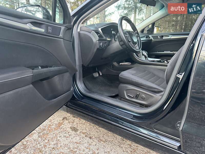 Седан Ford Fusion 2013 в Залещиках