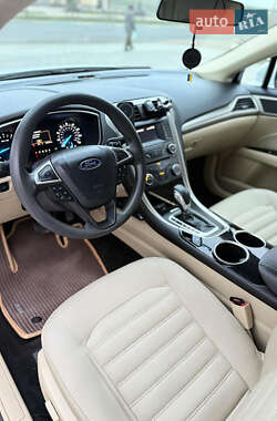 Седан Ford Fusion 2013 в 