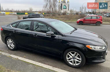 Седан Ford Fusion 2016 в 