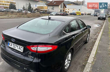 Седан Ford Fusion 2016 в 