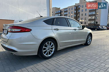 Седан Ford Fusion 2016 в 